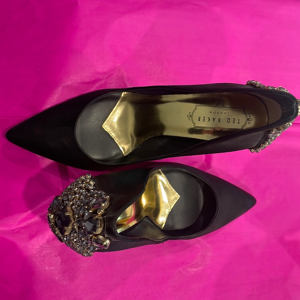 Ted Baker, new heel, never worn, absolutely gorgeous!